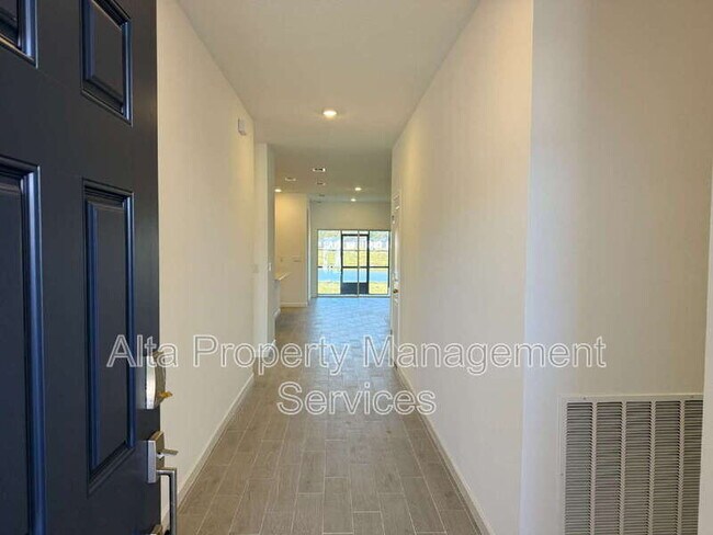 Foto del edificio - 8205 Horsebit Cir