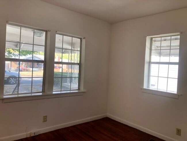 Building Photo - North Nashville single family home, 3 Bedr...