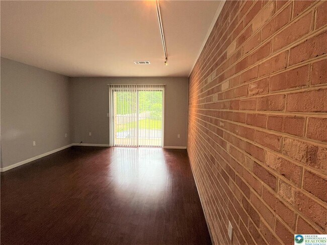 Foto del edificio - 4053 Vaughn St