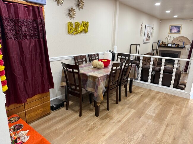 Dining room - 9005 Alcosta Blvd