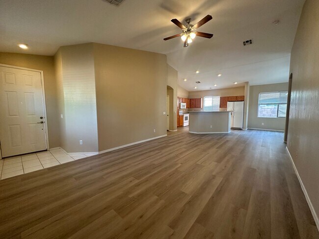 Foto del edificio - POWER RANCH SINGLE LEVEL 4 BEDROOM HOME WI...