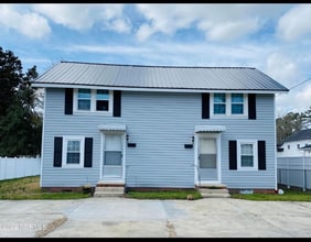 Building Photo - 207 N Elm St Building Photo - 207 N Elm St