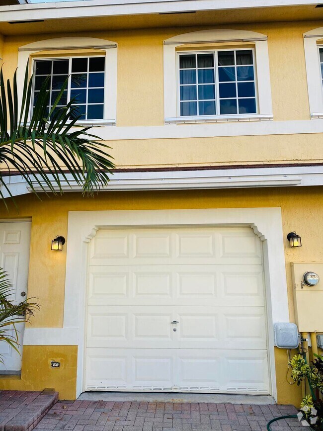 The Hamptons Of North Lauderdale Apartments for Rent North Lauderdale