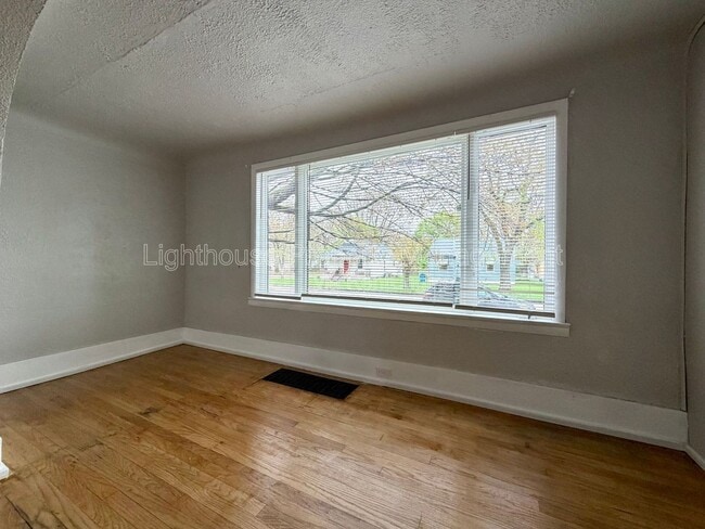 Foto del edificio - 2145 8th St