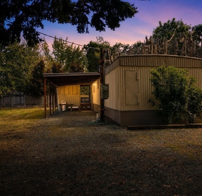Building Photo - 35390 SE Bluff Rd