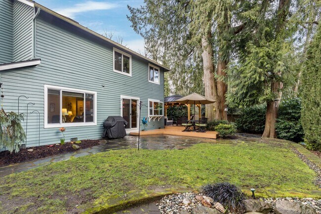 Foto del edificio - Lea Hill beautiful home - 4 bedroom 2.5 baths with 3 car garage & AC - A must see - Available Apr...