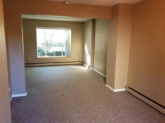 Building Photo - 1915 W Beall St