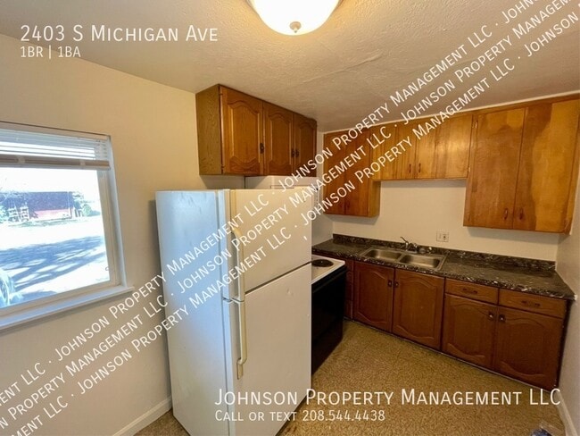 Building Photo - 2403 S Michigan Ave