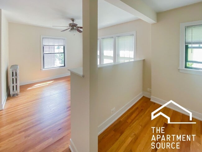 Photo - 520 W Cornelia Ave Apartment