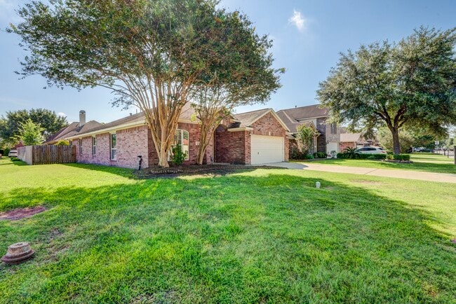 Building Photo - 25206 Pepper Ridge Ln