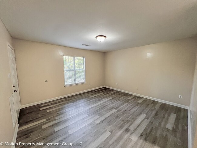 Photo - 1632 Hamlet Dr House