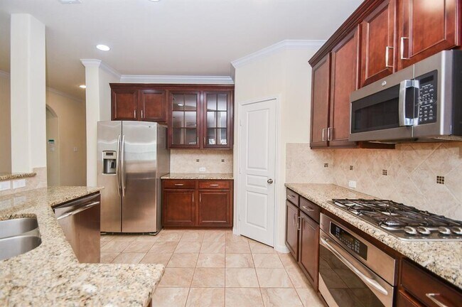 Building Photo - 6311 Thornton Dr