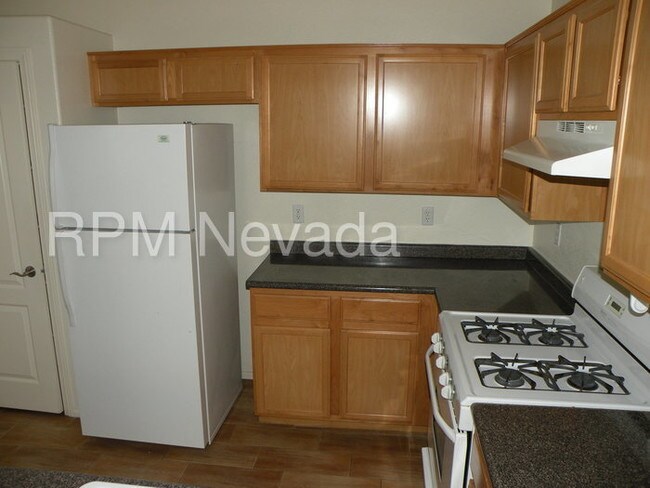 Foto del edificio - 10630 Calico Mountain Ave