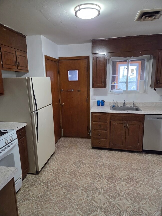 Kitchen - 86 Nottinghill Rd