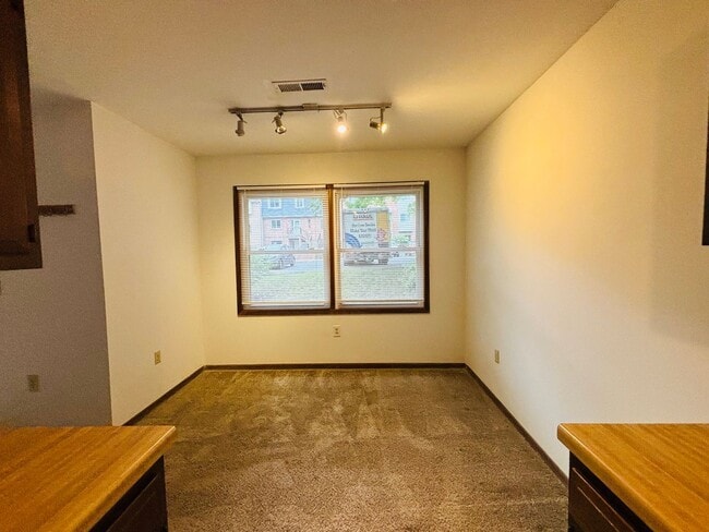 Foto del edificio - 2 Bedroom 1 Bath Condo