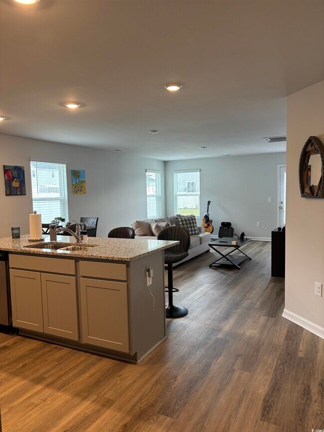 Foto del edificio - 73 Cpe Pt Dr