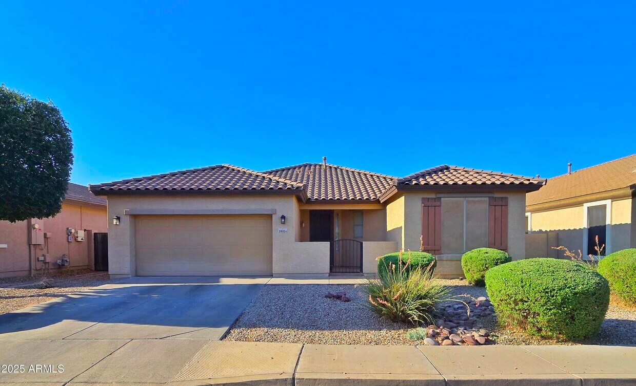 Foto principal - 18014 W Carmen Dr