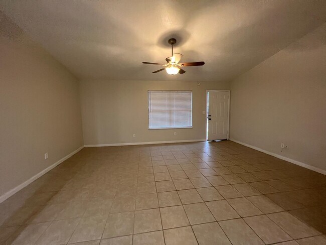 Building Photo - 107 Boardwalk Ln
