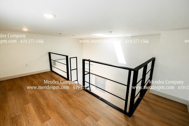 Building Photo - Modern Luxury Apartment Home w/Loft Near S...