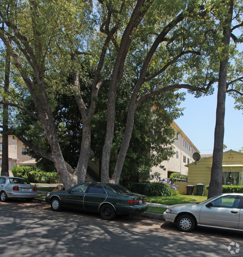 Building Photo - 1130 Winchester Ave