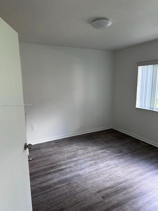 Foto del edificio - 2931 SE 13th Ave