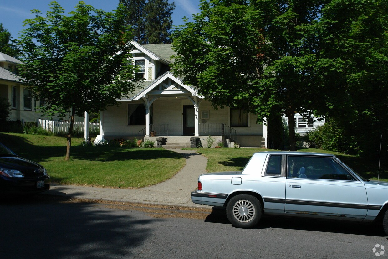 Building Photo - 822 S Adams St