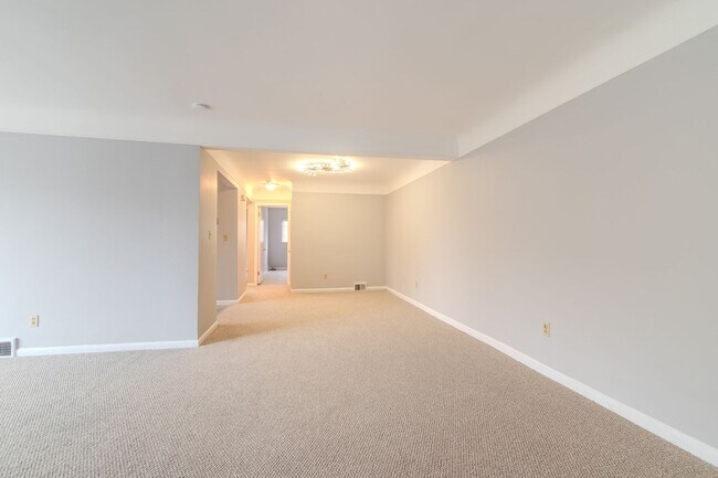 Foto del edificio - 487 N Eton St