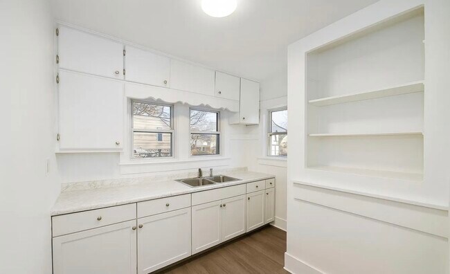 Foto del edificio - 910 W Virginia Ave