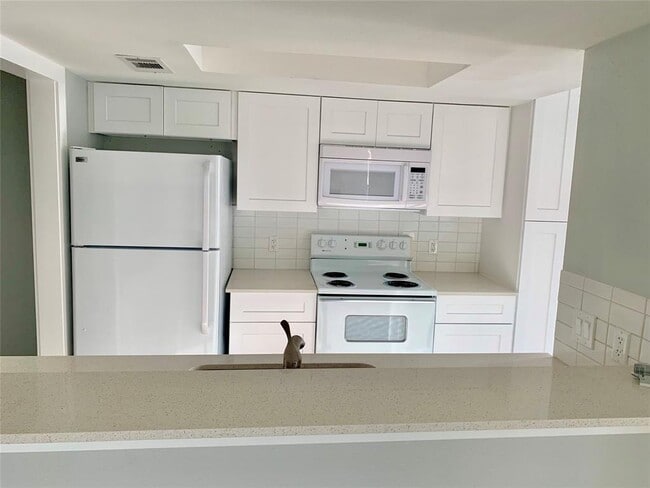 Foto del edificio - 1513 Camp Craft Rd