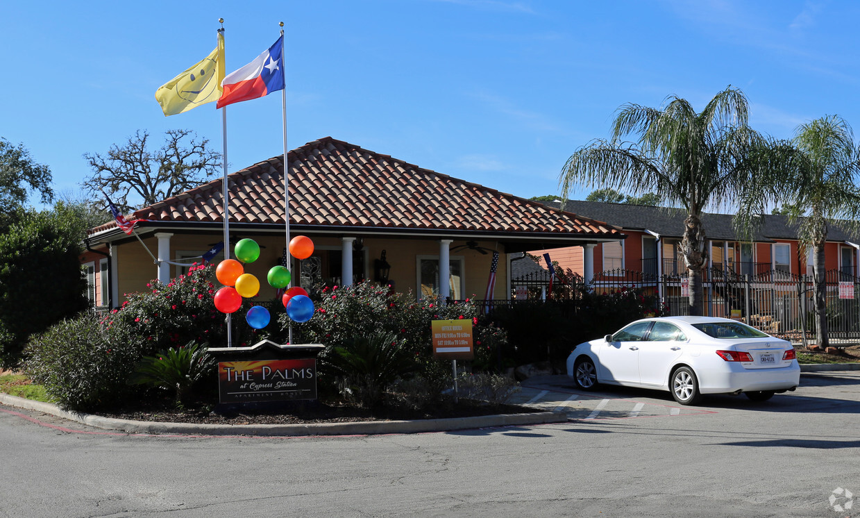 Primary Photo - The Palms at Cypress Station