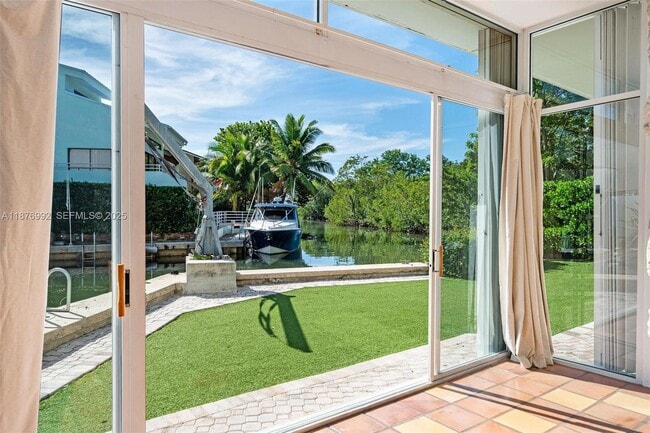 Foto del edificio - 2120 S Bayshore Dr