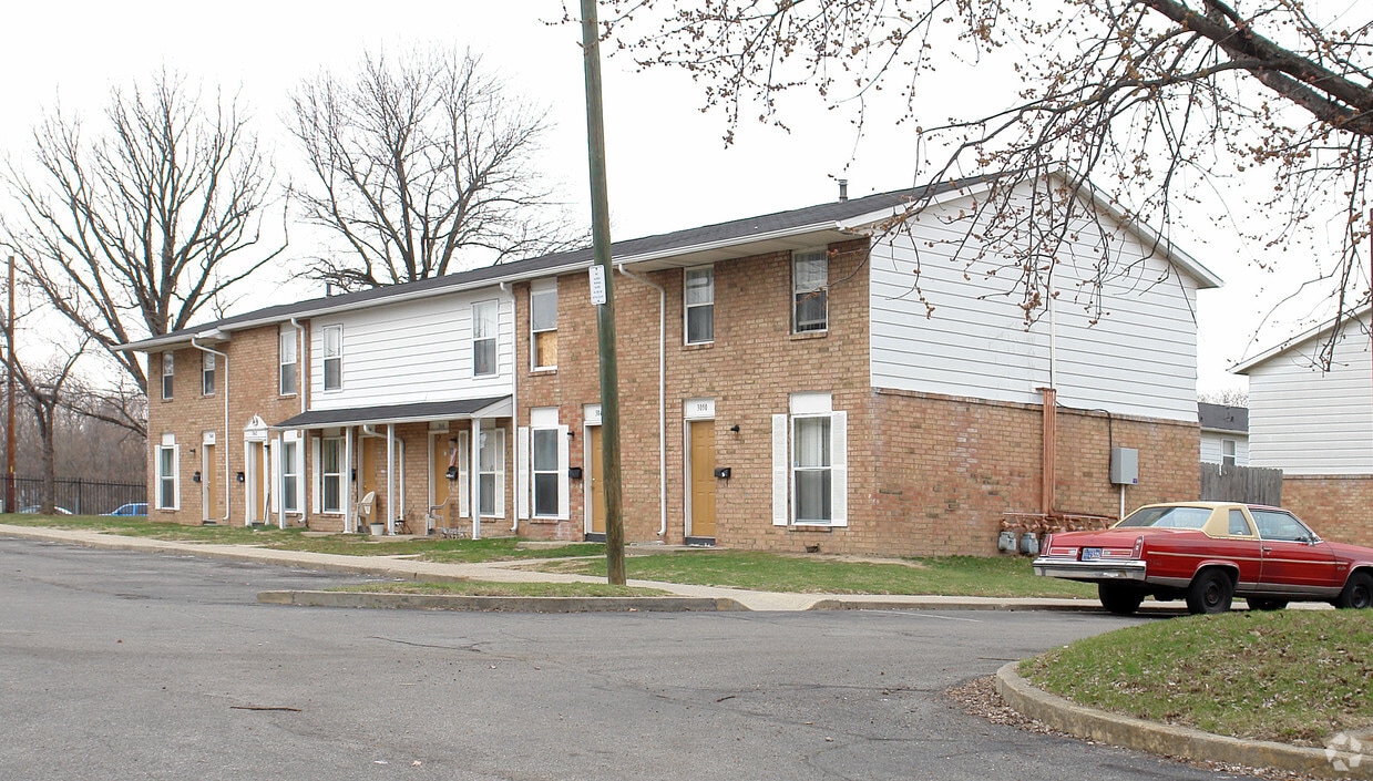 Building Photo - Bethel Townhomes