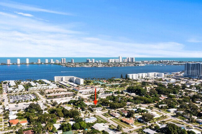 Foto del edificio - 137 Hawthorne Dr