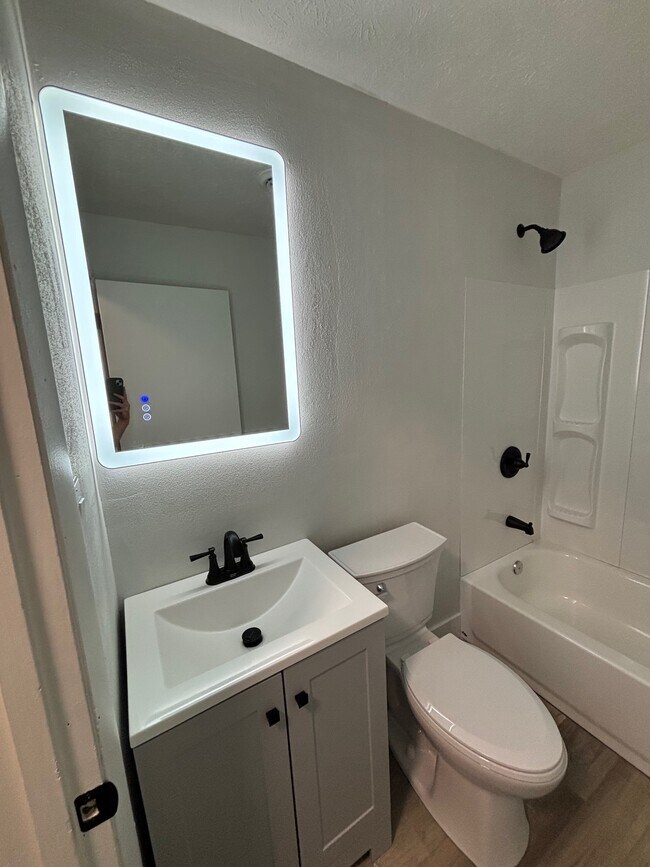 Foto del edificio - 1102 Apache Dr