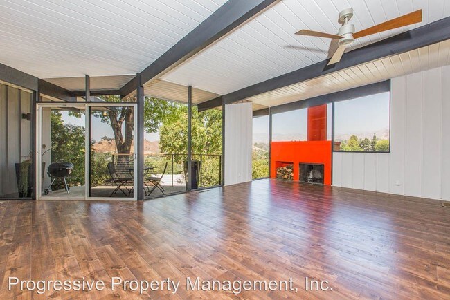 Building Photo - 9718 Shadow Island Dr