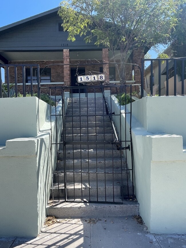 Foto del edificio - 1518 Lawton Dr
