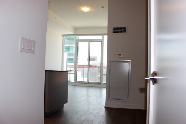 Photo du bâtiment - 85 Duke St W