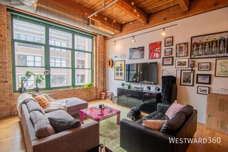 Building Photo - 1017 W Washington Blvd