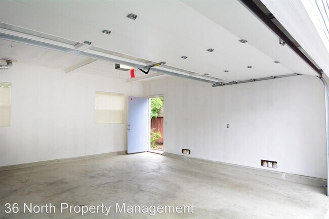 Building Photo - 3150 Ocean Terrace