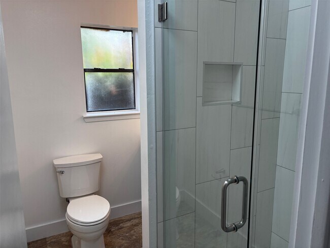 Foto del edificio - 377 Burke St