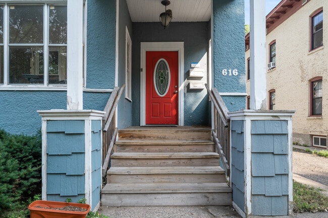 Building Photo - 616 6th Ave SE