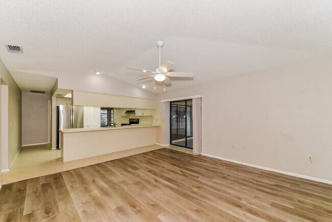 Building Photo - 5453 Colonial Oaks Blvd