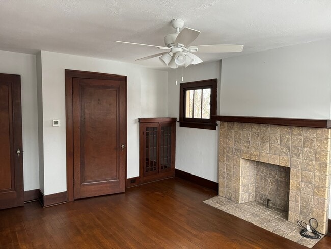 Additional view of bedroom - 304 Cornell Ave