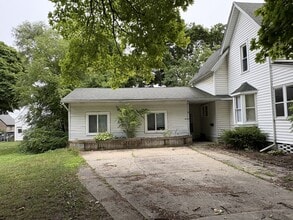 Building Photo - 931 S Fancher Ave