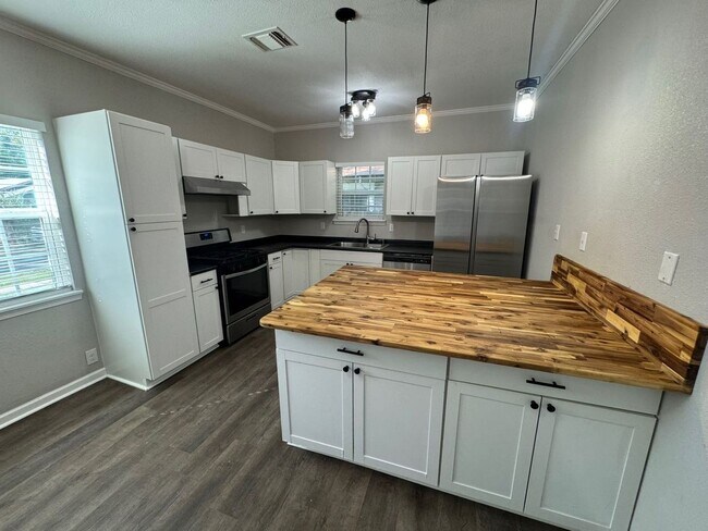 Building Photo - Like New 2 Bed, 1 Bath in Shreveport