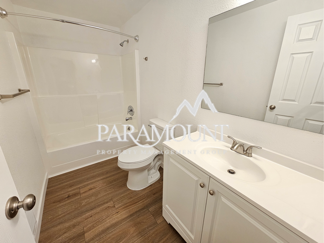Building Photo - COZY REMODELED 2 BEDROOM 1 BATH