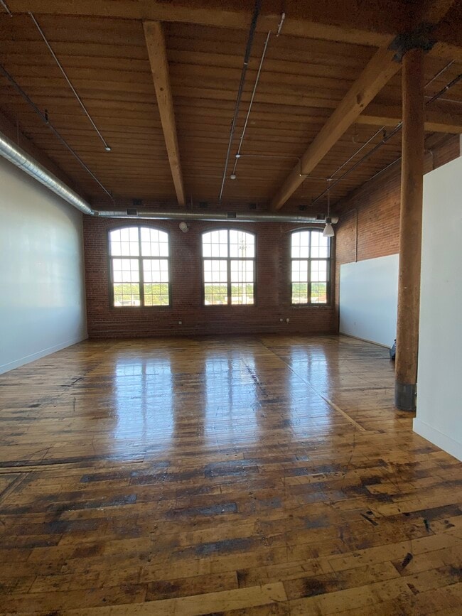 Photo - 1 Westinghouse Plaza