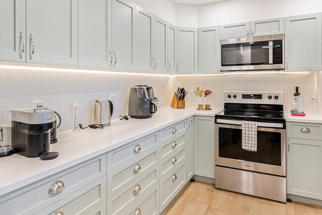 Building Photo - 4748 S Ocean Blvd
