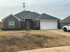 Building Photo - 127 Breckenridge Dr