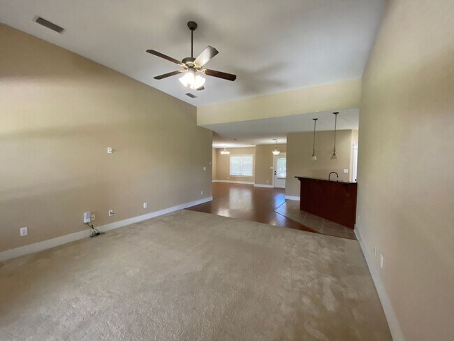 Foto del edificio - 3 Bedroom/2.5 Bathroom Home in Daphne